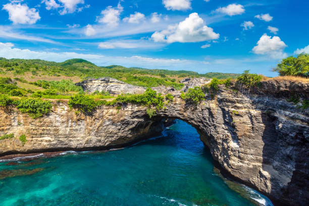 istock Brocken Beach in Nusa Penida 1346428676
