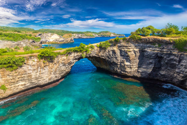 istock Brocken Beach in Nusa Penida 1346429492