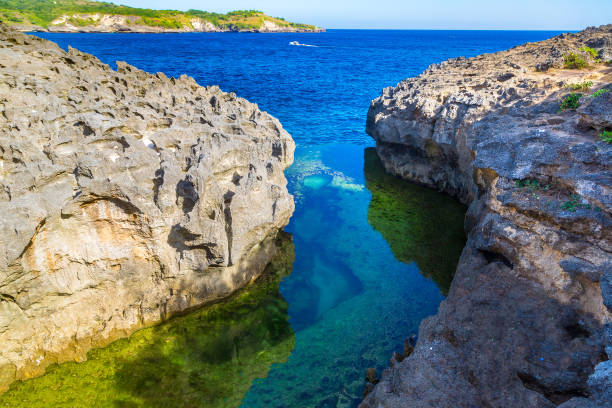 istock Angel's Billabong on Nusa Penida 1346429576