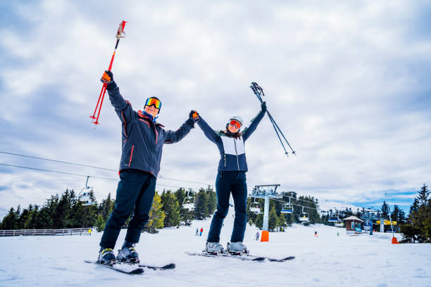 istock Couple on ski holiday 1346438827