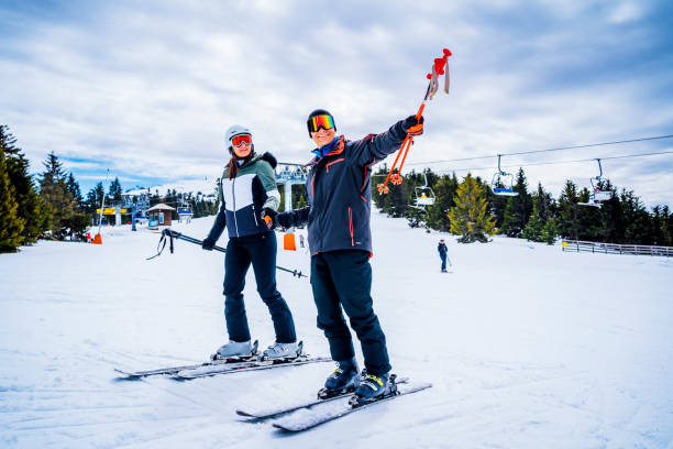 istock Couple on ski holiday 1346439980