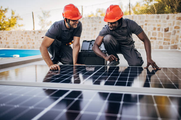istock Male solar panels installers 1346510340