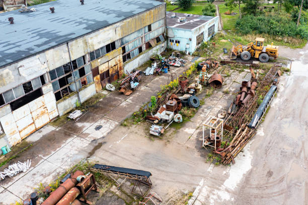 istock Top view of dump with old rusty metal, abandoned factory 1346558121