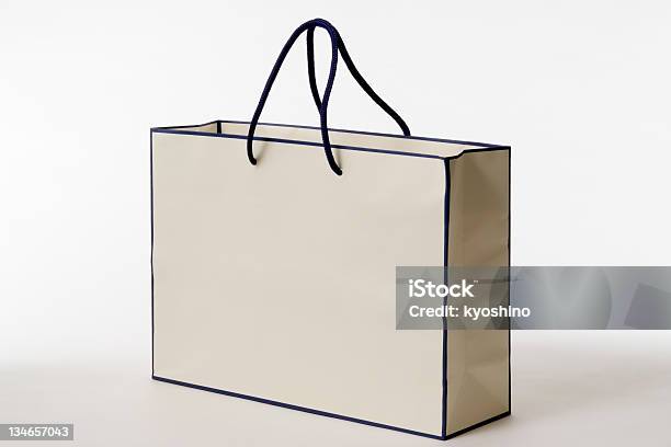 絶縁ショットのブランク白い背景の上のショッピングバッグ - 白背景のストックフォトや画像を多数ご用意 - 白背景, 買い物袋, 開いている