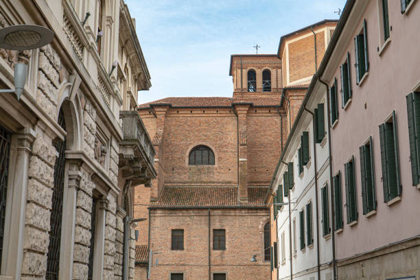 palazzo storico città italiana - rovigo foto e immagini stock