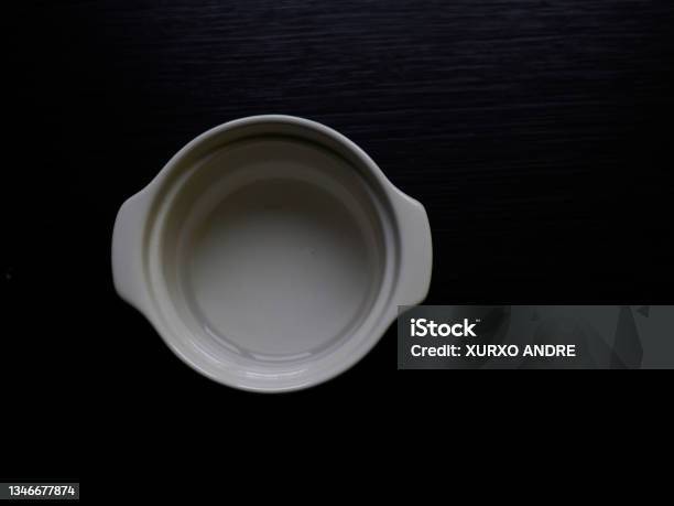 Disposable Plate Stock Photo - Download Image Now - Plate, Polystyrene,  Disposable - iStock