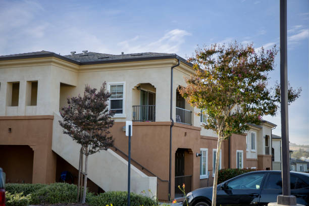 istock Suburban Multi-family  Housing 1346695314