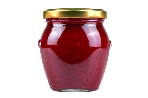 jam in glass jar isolated on white with clipping path - marmelada imagens e fotografias de stock