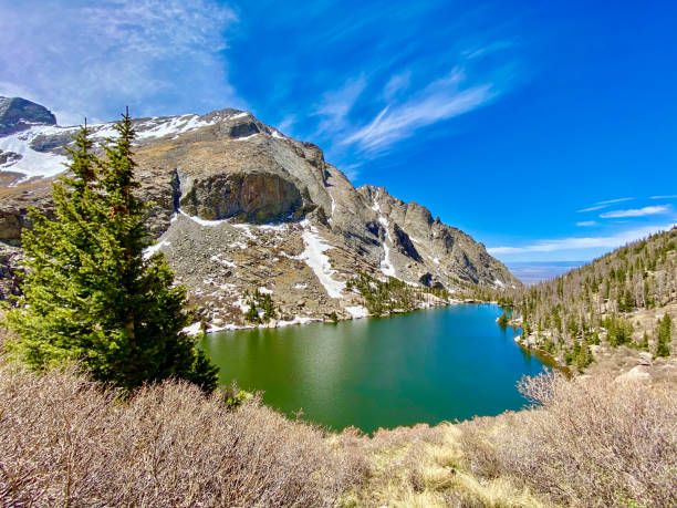 istock Alpine Lake - Willow Lake 1346743631