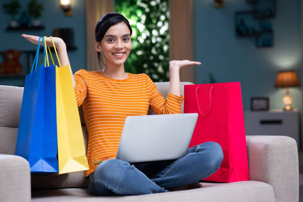 440+ Attractive Indian Female Showing Shopping Bags Stock Photos ...