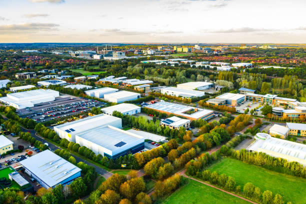 Warehouse in Milton Keynes, UK Warehouse in Milton Keynes, UK Edmonton’s Energy and Technology Park stock pictures, royalty-free photos & images