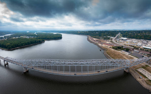 istock Julien Dubuque Bridge Spans the Mississippi 1346786126