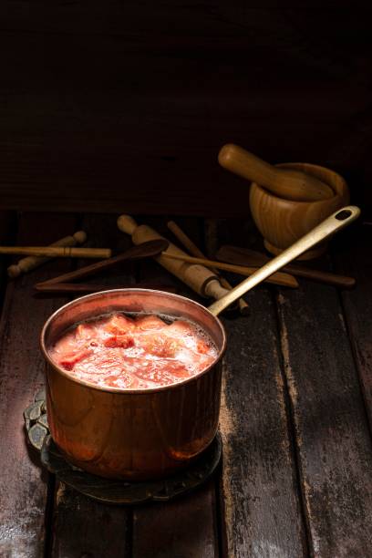 istock Guava cooking in water 1346809156