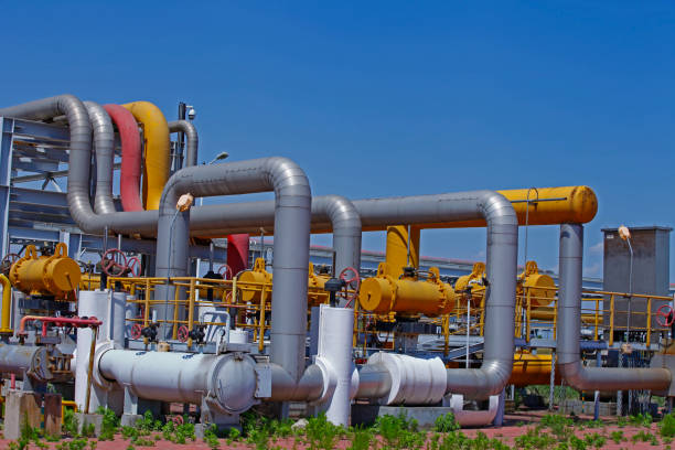 istock Oil pipes and valves 1346810838