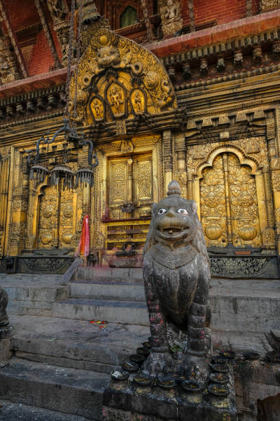 changunarayan en el valle de katmandú, nepal - changu narayan temple fotografías e imágenes de stock