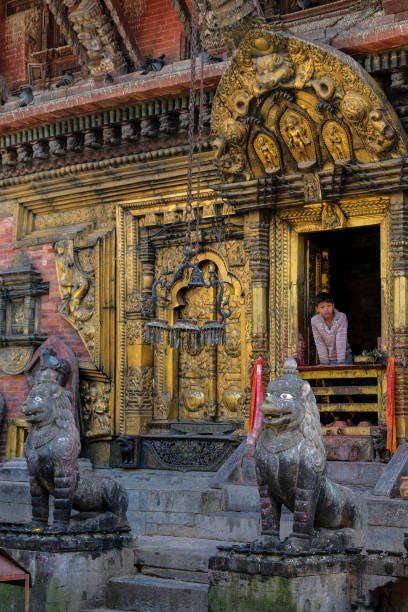 changunarayan en el valle de katmandú, nepal - changu narayan temple fotografías e imágenes de stock