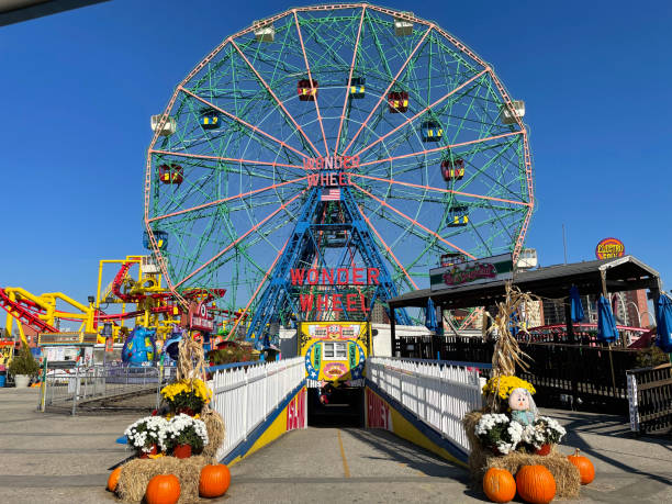 tiro centrado da famosa roda maravilha em luna park - luna park - fotografias e filmes do acervo