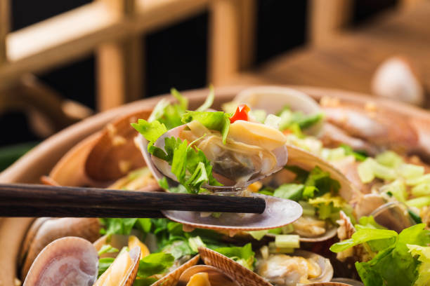 istock Chinese food: clam and vermicelli casserole 1346924449