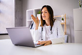 arzt-mit-videokonferenz-auf-dem-laptop.jpg?b=1&s=170x170&k=20&c=b90WfdqFsYb11-SCWyZlj3II3by6DYC-q2oUoD-OiEo=