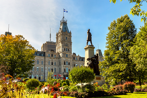 Edificio del Parlamento de Quebec photo