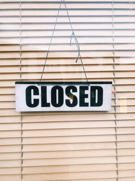 istock Closed Signboard On Rustic Vintage Background. 1347023594