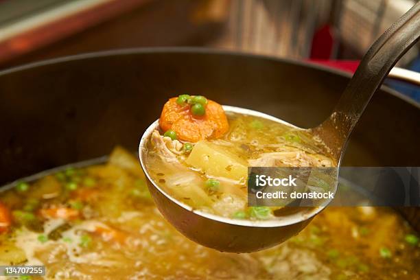 Sopa De Pollo Foto de stock y más banco de imágenes de Sopa de pollo - Sopa de pollo, Sopa de puerros, Sopa de patata