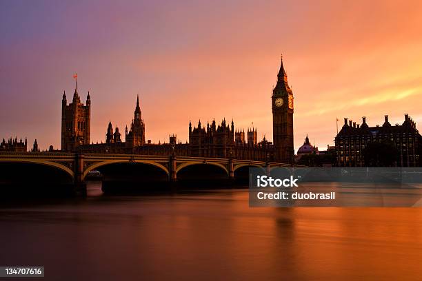 Big Ben Und Westminster Brücke Stockfoto und mehr Bilder von Big Ben - Big Ben, Lila, Sonnenuntergang