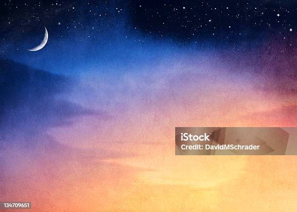 Crescent Luna Tramonto - Fotografie stock e altre immagini di Luna - Luna, Crescente, Stella