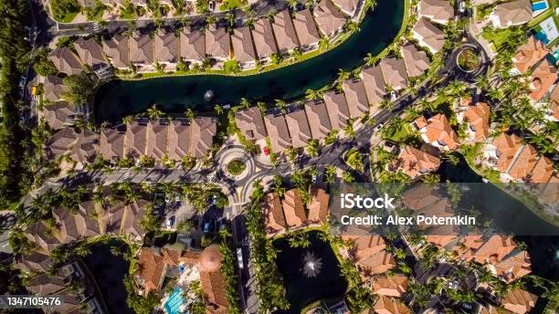 Wealthy Residential Neighborhood Of Avantura Miami Florida Stock Photo - Download Image Now