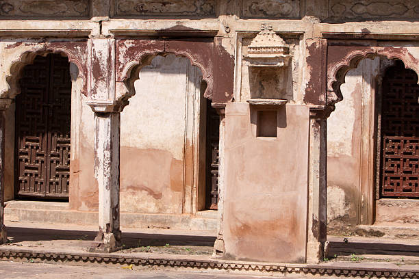 istock Jahangir Mahal in Orchha, India 134710565