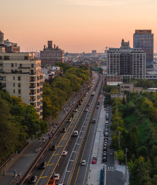 istock Evening traffic on Brooklyn-Queens Expressway. 1347127753