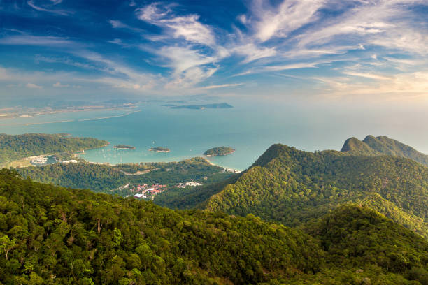 vue panoramique de langkawi - pulau langkawi photos et images de collection