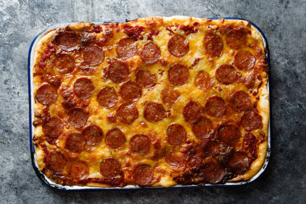istock detroit style pepperoni pizza 1347164286