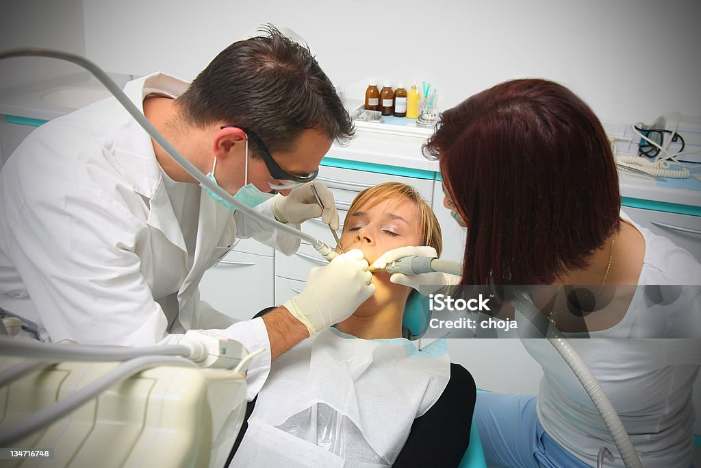 Bonita jovem no Dentista - Royalty-free Consultório Dentário Foto de stock