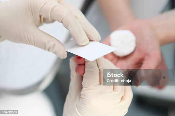 Gruppo Sanguigno Determinazione - Fotografie stock e altre immagini di Composizione orizzontale - Composizione orizzontale, Donazione di sangue, Farmaco