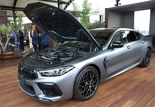 SanLorenzo and Bmw Italia have a strategic collaboration based on common values as a shared aesthetic, design and creative approach. During Genoa Boat Show 2020 (from 1 to 6 October), the Stand SanLorenzo hosted a BMW M8 Gran Coupé.