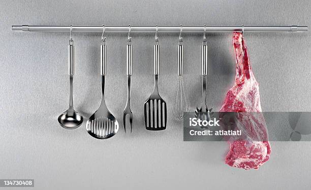 Foto de Utensílios De Cozinha E Perna De Cordeiro e mais fotos de stock de Carne - Carne, Gancho - Equipamento, Alumínio