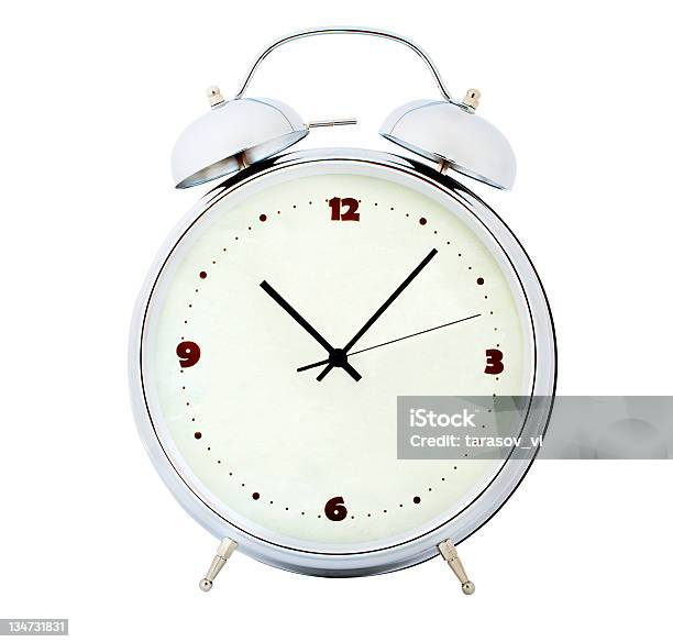 Despertador Aislado En Blanco Foto de stock y más banco de imágenes de Aguja de Reloj - Aguja de Reloj, Campana, Contrarreloj - Refranes