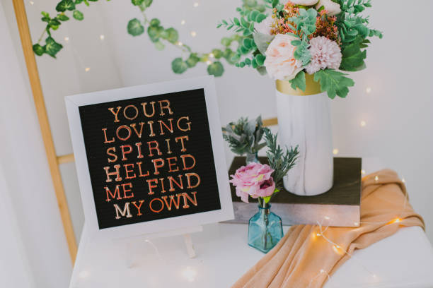 istock Dreamy Cozy Floral Hone Decor 1347384873