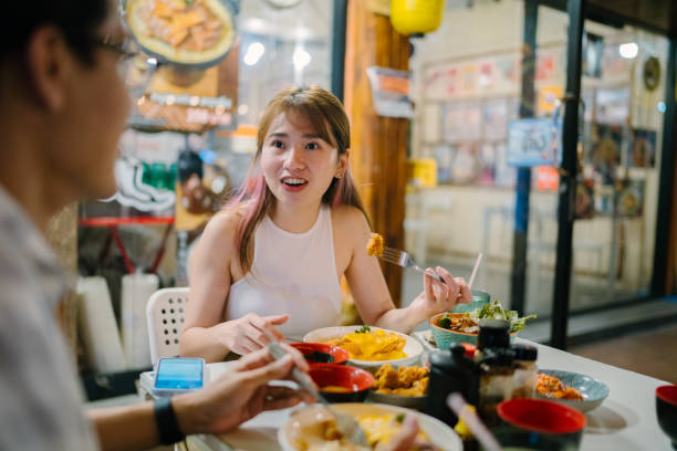 istock Work place while waiting for food to be served 1347459375