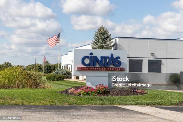 Cintas Uniform Services Location Cintas Offers Uniform Services Such As Uniform Rental Leasing Purchase Cleaning Design And Customization Stock Photo - Download Image Now
