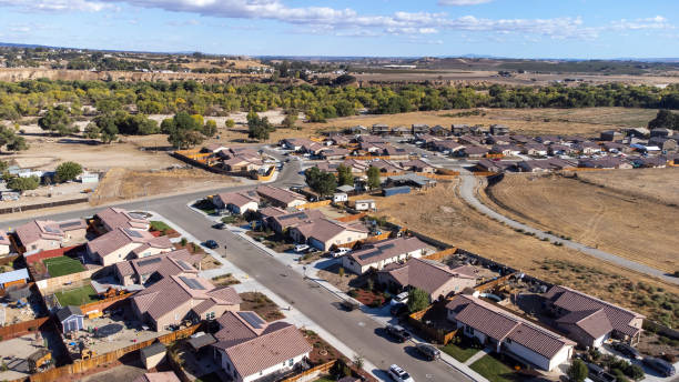 istock Aerial Neighborhood POV 1347551224