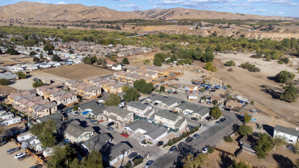 istock Aerial Neighborhood POV 1347551231