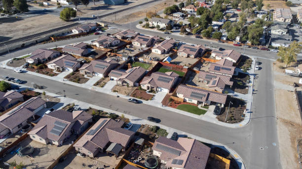 istock Aerial Neighborhood POV 1347551242