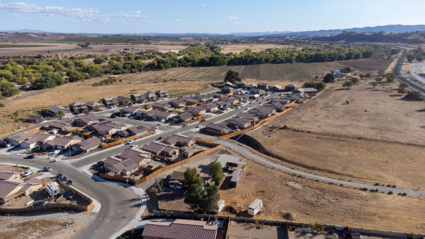 istock Aerial Neighborhood POV 1347551245