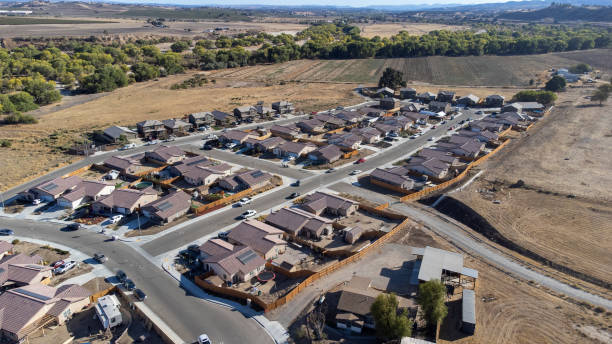 istock Aerial Neighborhood POV 1347551248