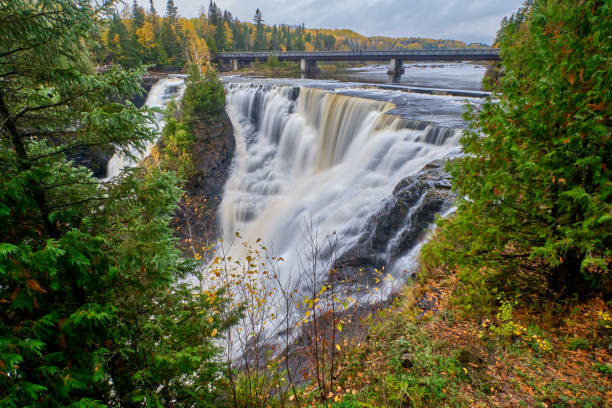 kakabeka falls ontario - thunder bay canada ontario provincial park foto e immagini stock