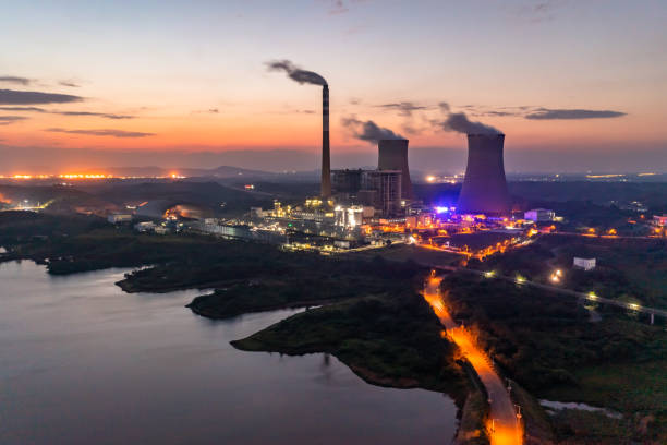 сцена тепловой электростанции - architecture chimney coal electricity стоковые фото и изображения