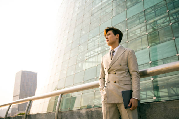 istock Businessman looking away portrait 1347595273