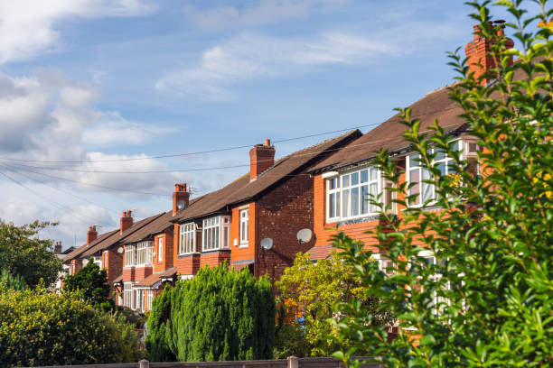 casas suburbanas em stockport, inglaterra - grande manchester - fotografias e filmes do acervo